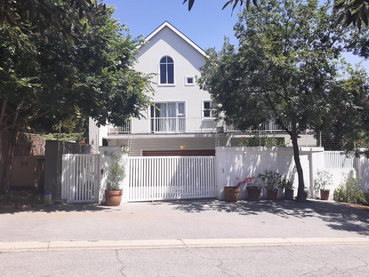 3 On Tessa Guesthouse Johannesburgo Exterior foto